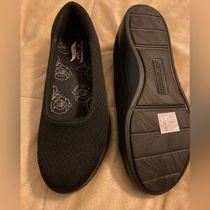 Skechers Black Arch Fit Shoes